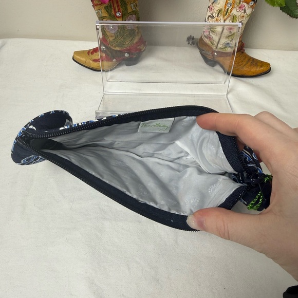 NWT Vera Bradley Blue Bandana On A Roll Case Retired Pattern - Picture 4 of 4